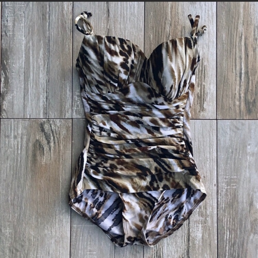 Miraclesuit size 4 retro slimming suit (one piece)